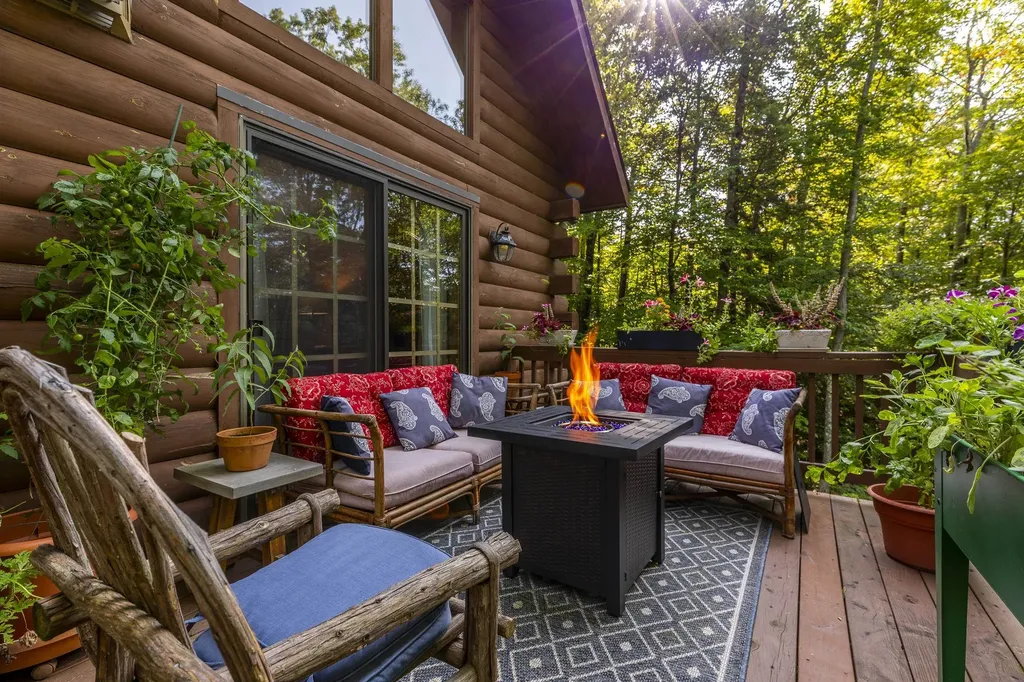 20 Deepwoods Circle Winhall VT 05340