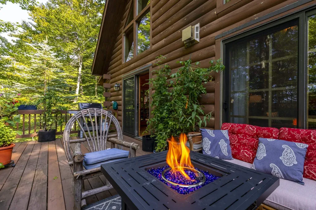 20 Deepwoods Circle Winhall VT 05340