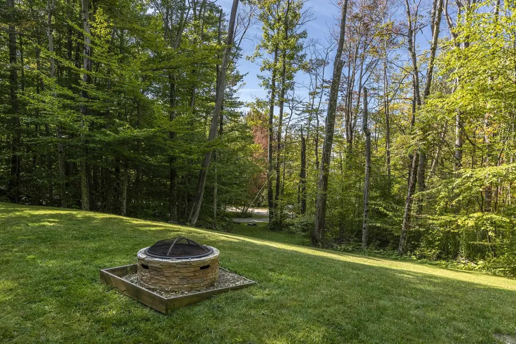 20 Deepwoods Circle Winhall VT 05340