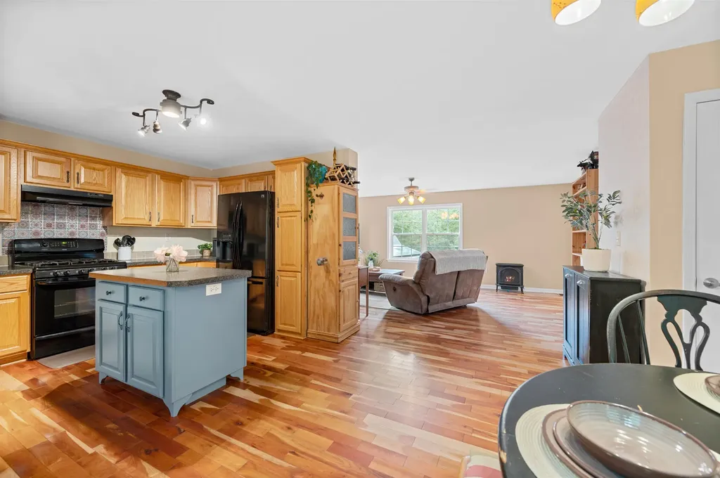 176 Pioneer Road Hinesburg VT 05461