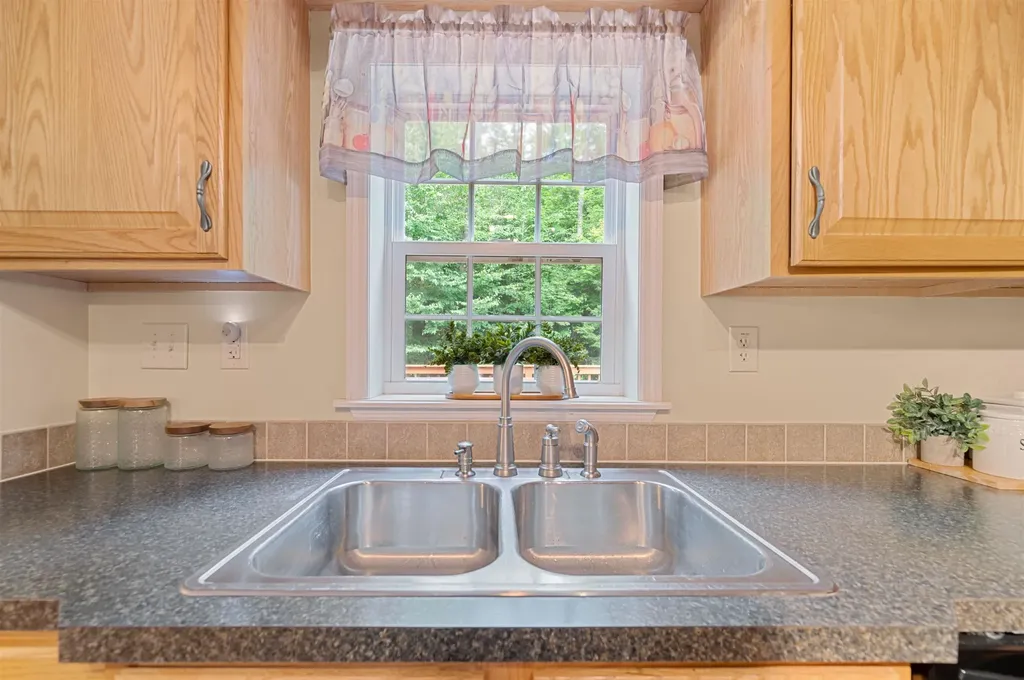 176 Pioneer Road Hinesburg VT 05461