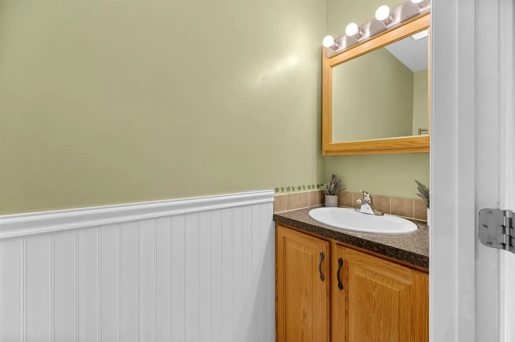176 Pioneer Road Hinesburg VT 05461