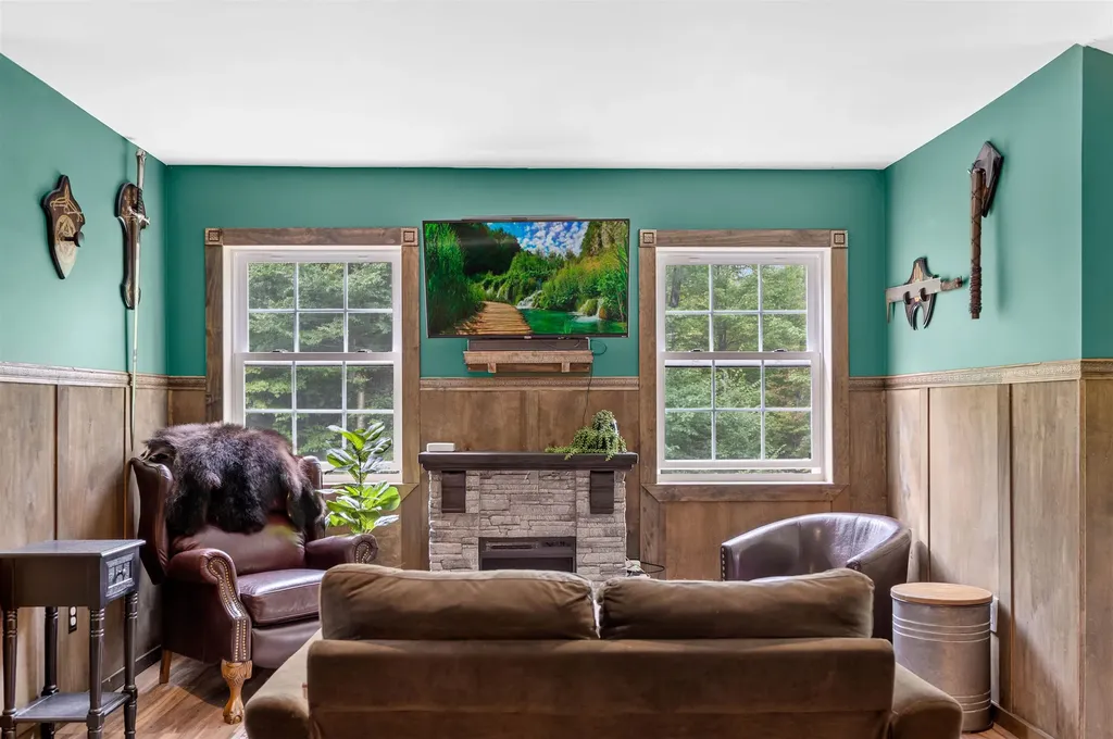 176 Pioneer Road Hinesburg VT 05461