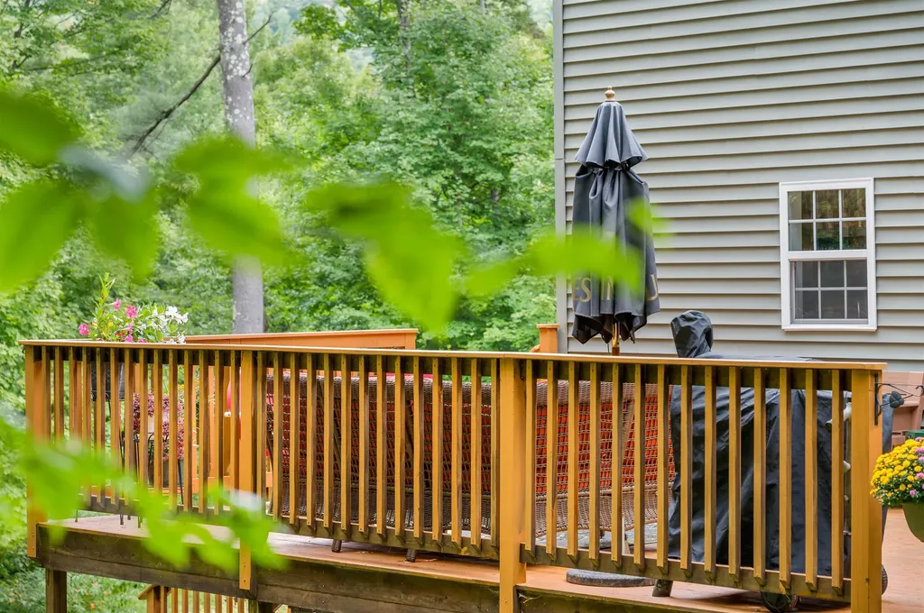 176 Pioneer Road Hinesburg VT 05461