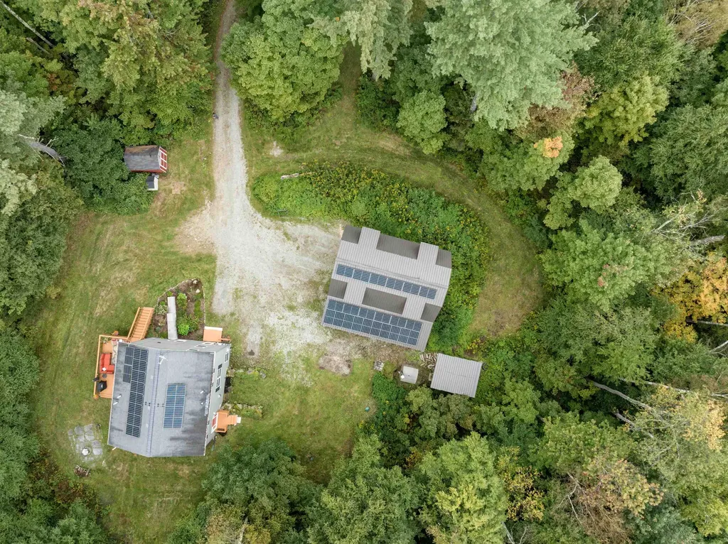 176 Pioneer Road Hinesburg VT 05461