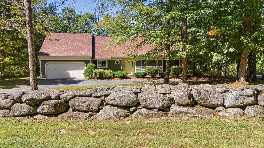 97 Longwood Drive Grantham NH 03753