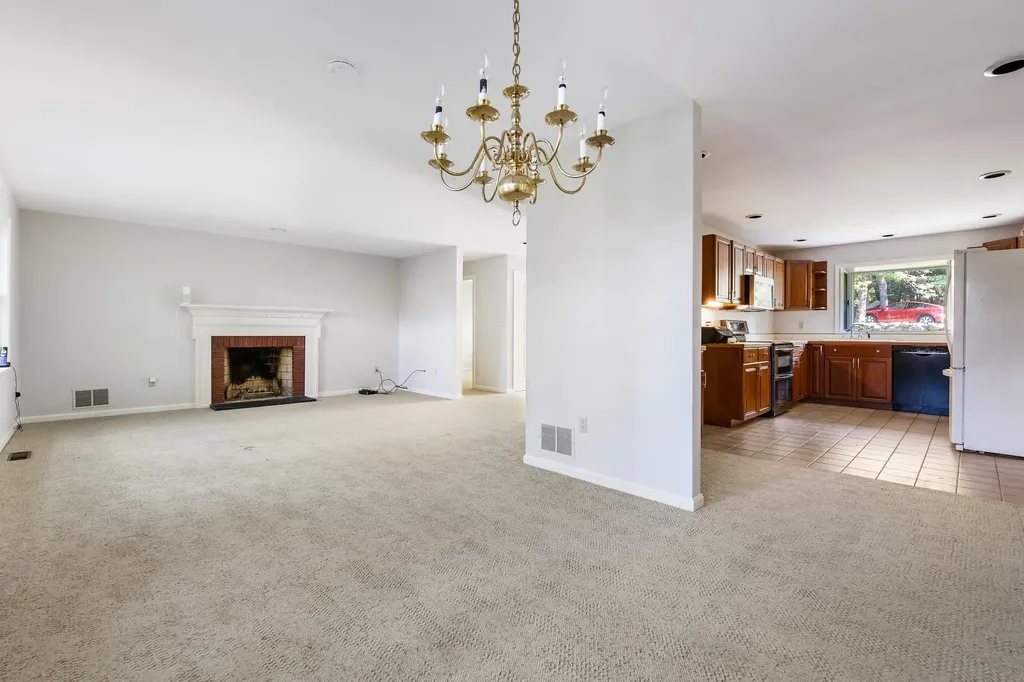 97 Longwood Drive Grantham NH 03753