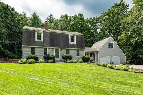 2 White Drive Kingston NH 03848