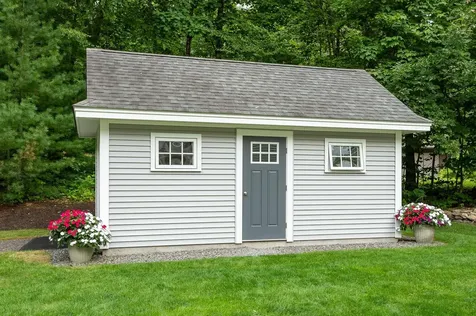2 White Drive Kingston NH 03848
