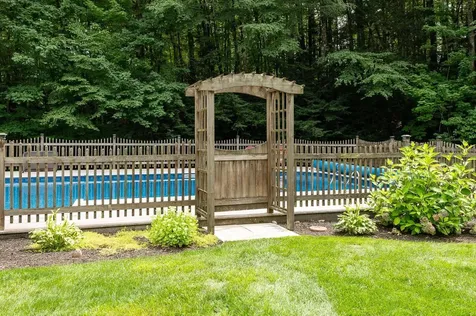 2 White Drive Kingston NH 03848