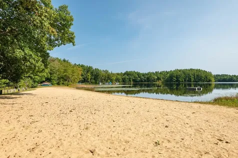 2 White Drive Kingston NH 03848