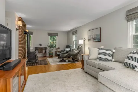 2 White Drive Kingston NH 03848