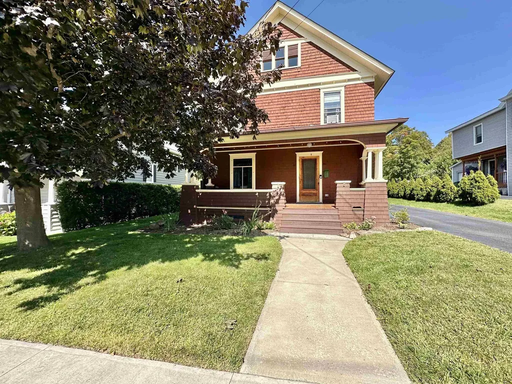 9 Brainerd Street St. Albans City VT 05478