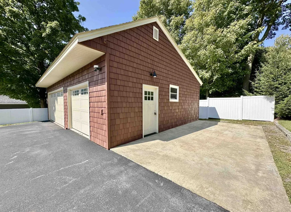 9 Brainerd Street St. Albans City VT 05478