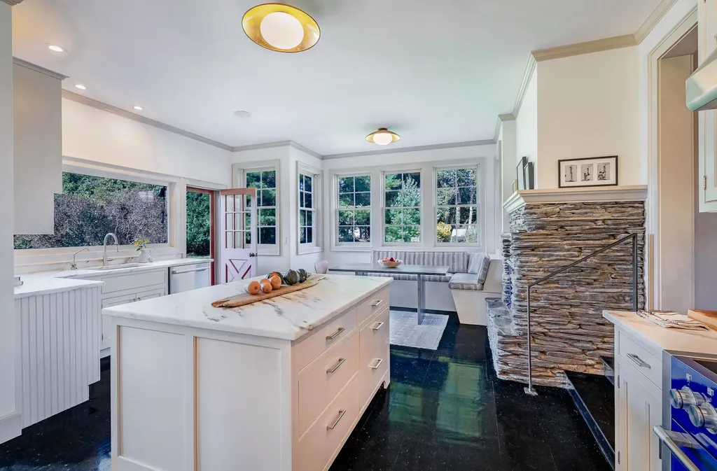 202 Mcneil Cove Road Charlotte VT 05445