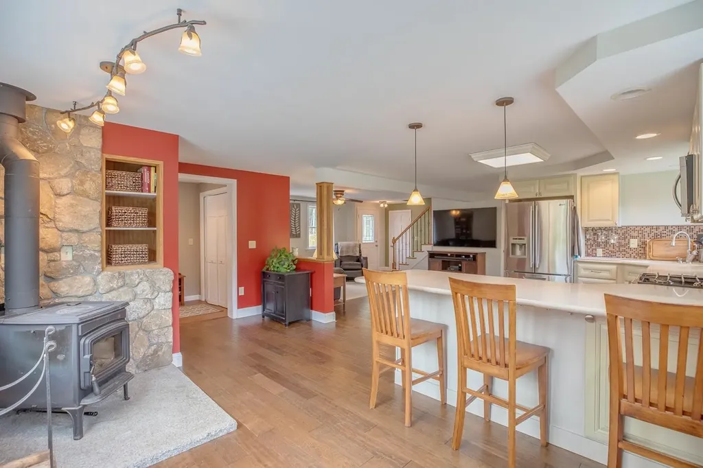 56 Country Lane Campton NH 03223