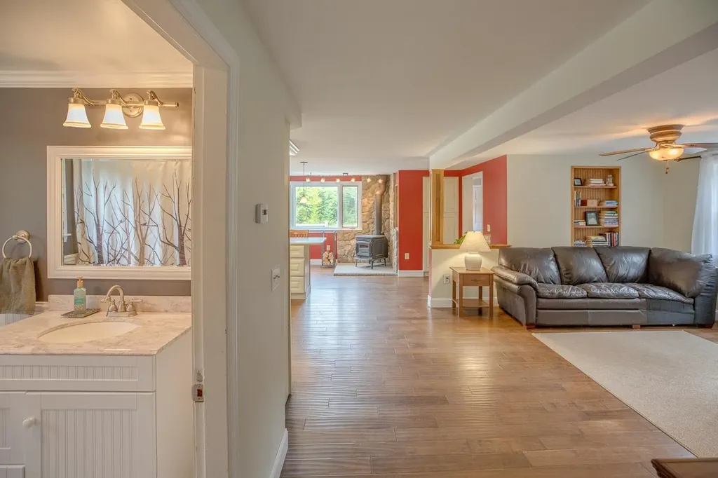 56 Country Lane Campton NH 03223