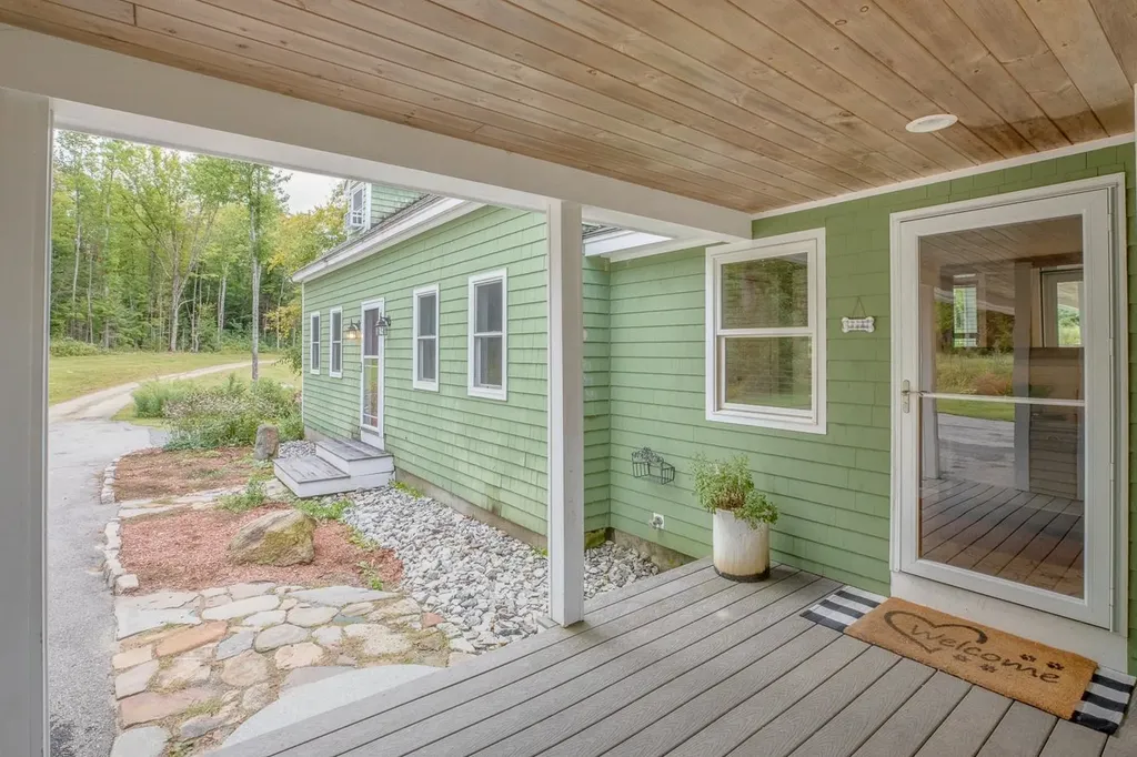 56 Country Lane Campton NH 03223