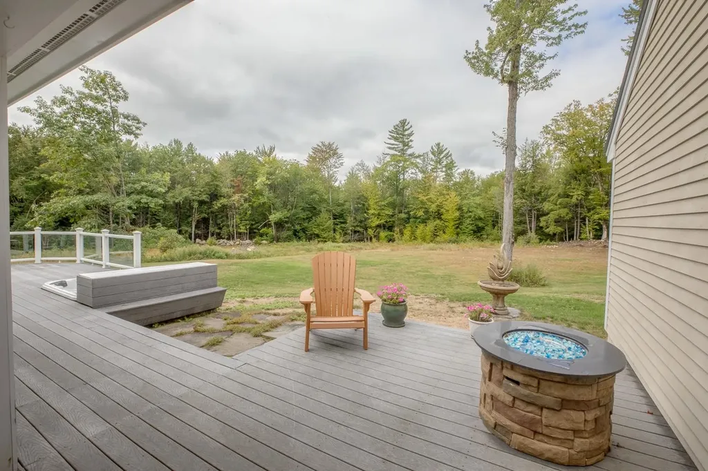 56 Country Lane Campton NH 03223