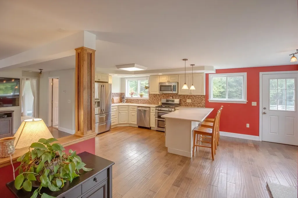 56 Country Lane Campton NH 03223