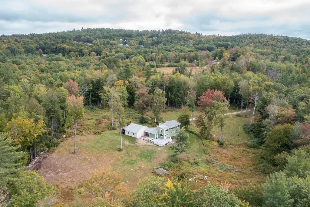 56 Country Lane Campton NH 03223
