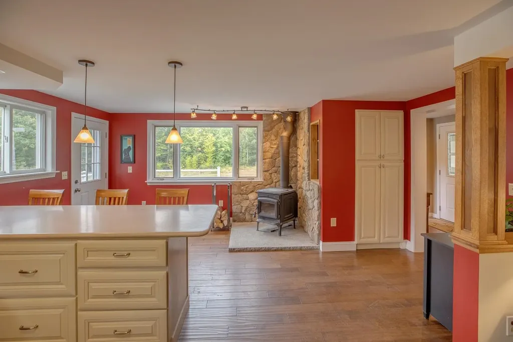 56 Country Lane Campton NH 03223