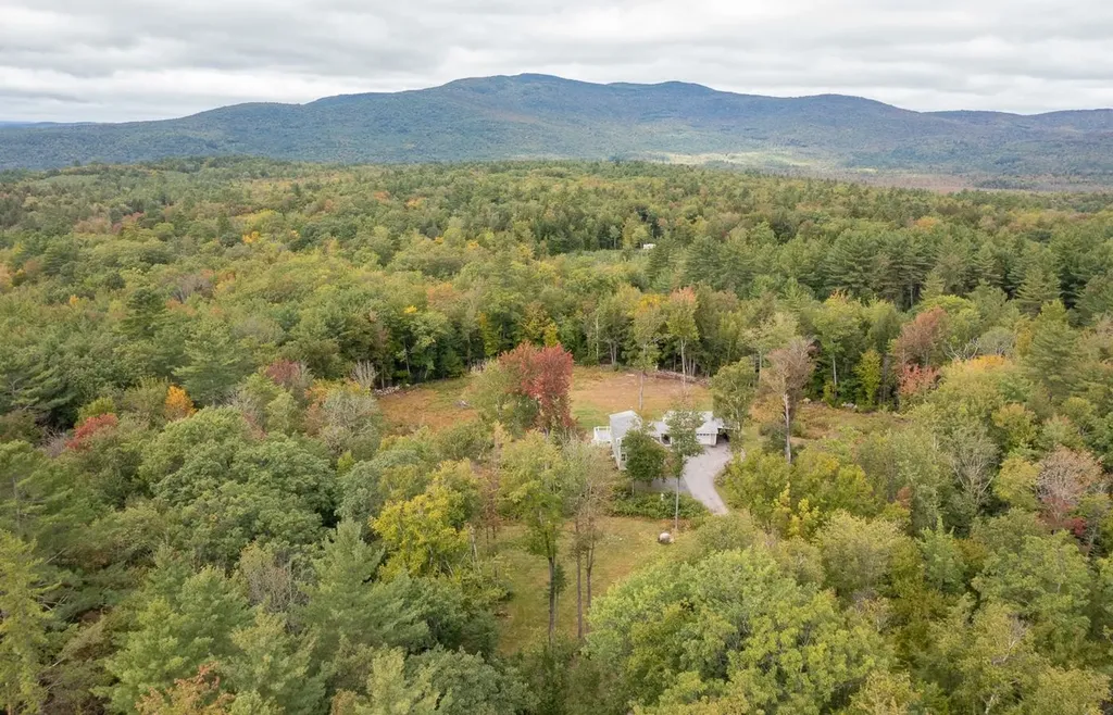 56 Country Lane Campton NH 03223