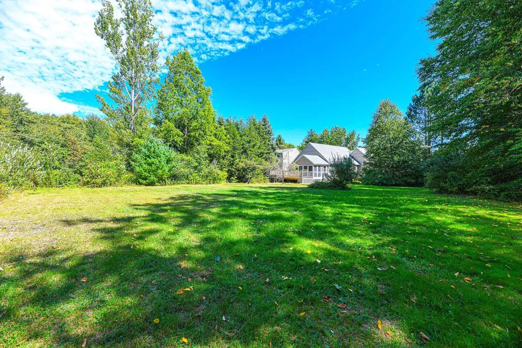 15 Hemlock Court Newfields NH 03856