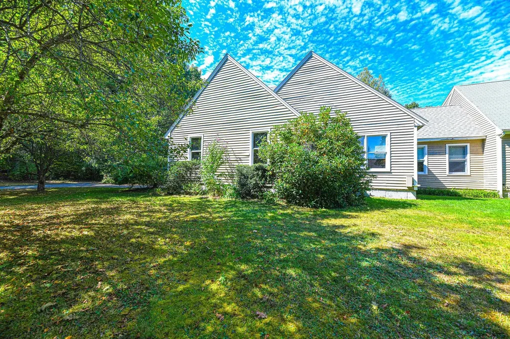 15 Hemlock Court Newfields NH 03856