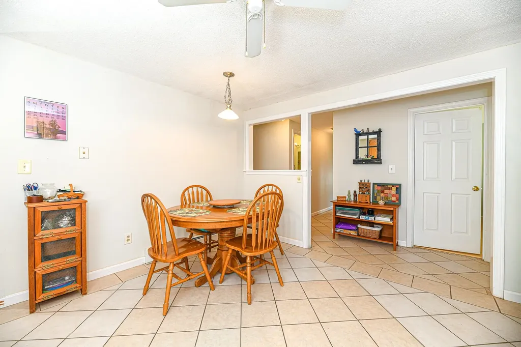 15 Hemlock Court Newfields NH 03856