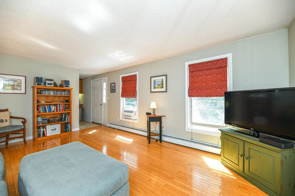 15 Hemlock Court Newfields NH 03856