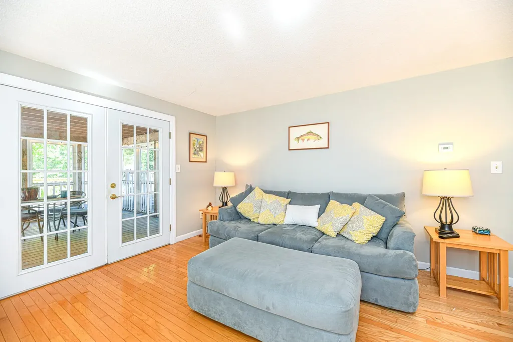 15 Hemlock Court Newfields NH 03856