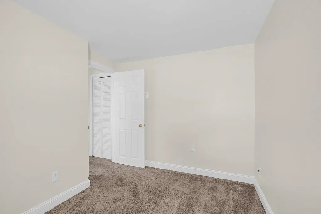 901 Mammoth Road Manchester NH 03104