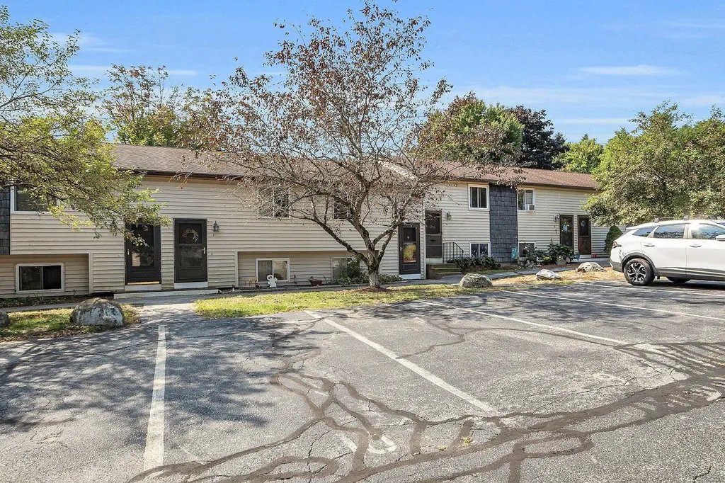 901 Mammoth Road Manchester NH 03104