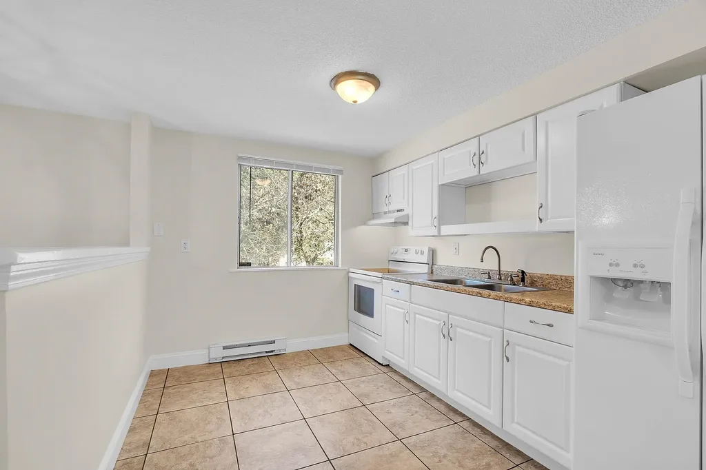 901 Mammoth Road Manchester NH 03104