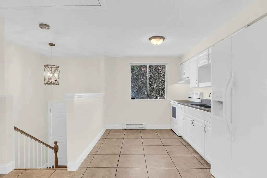 901 Mammoth Road Manchester NH 03104