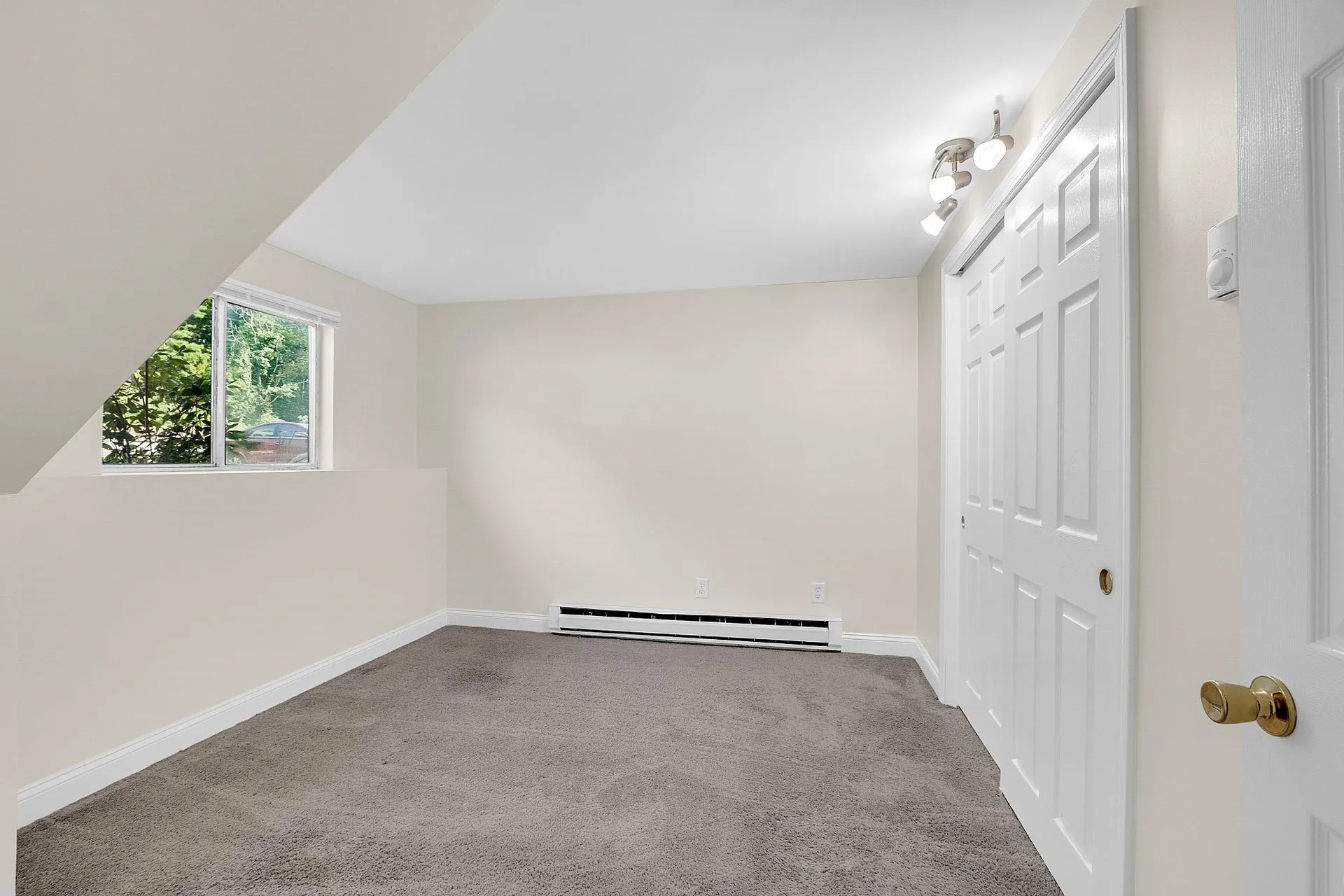 901 Mammoth Road Manchester NH 03104