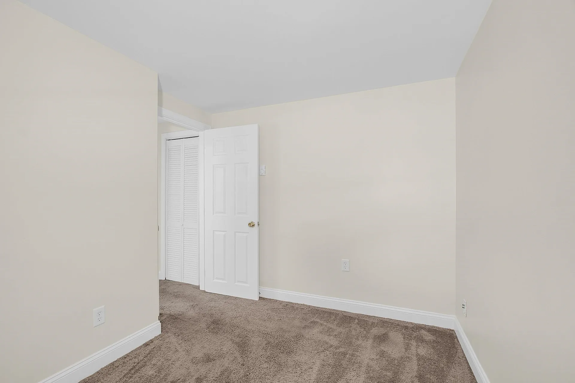 901 Mammoth Road Manchester NH 03104