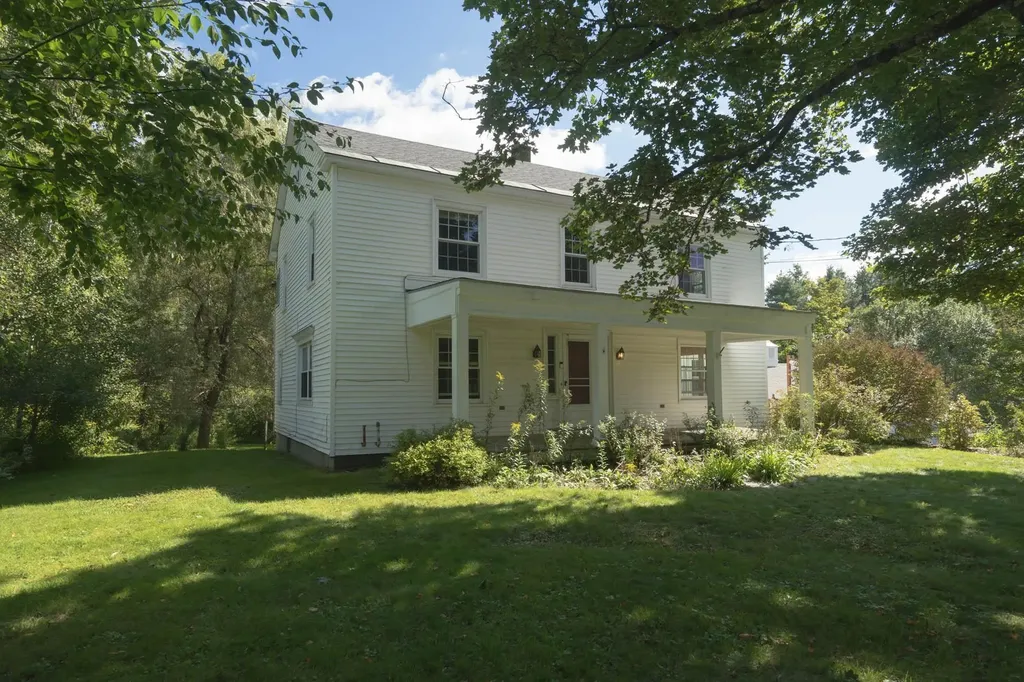 29 Ray Hill Road Wilmington VT 05363