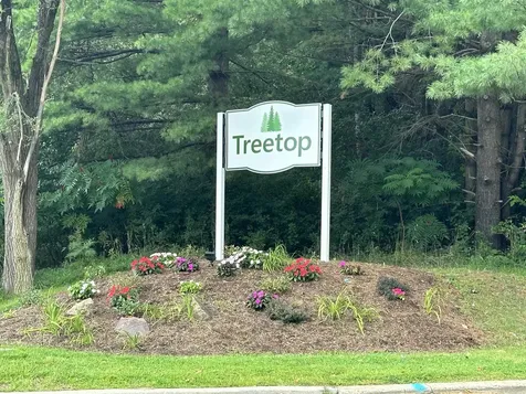 7 Hawthorne Circle South Burlington VT 05403