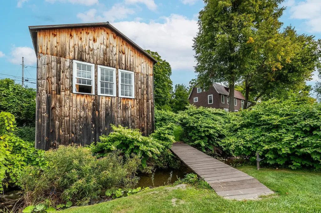 5851 South Road Woodstock VT 05071