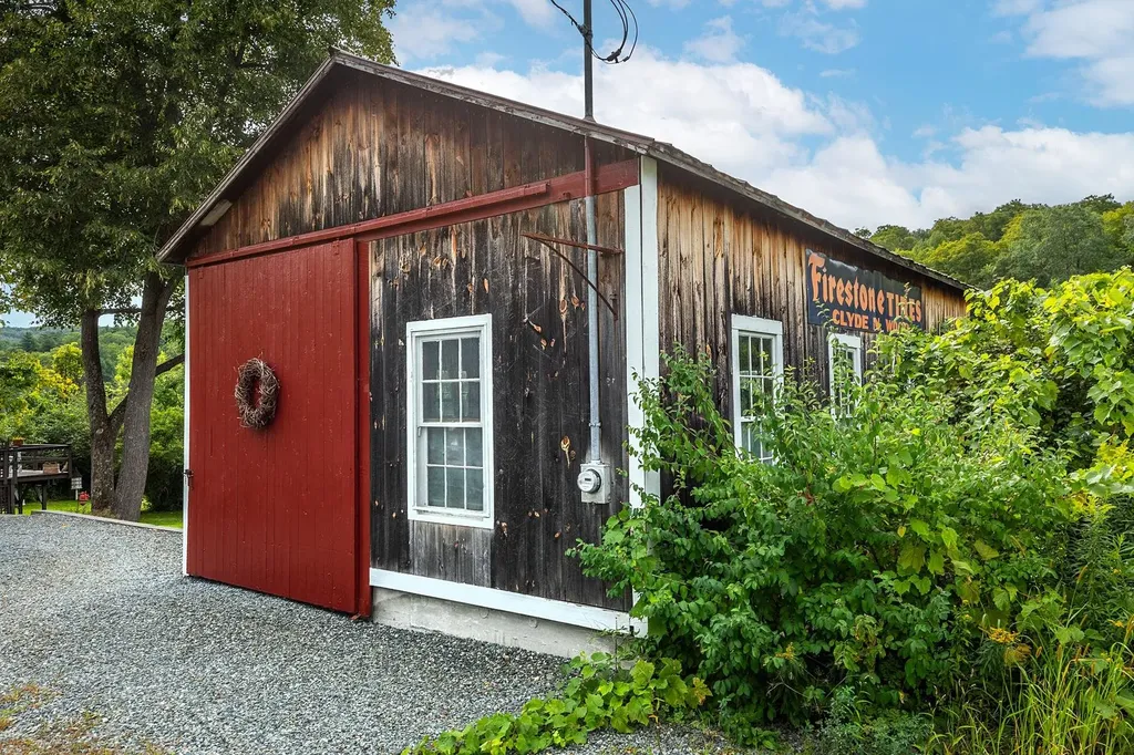 5851 South Road Woodstock VT 05071