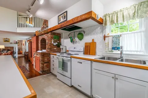 5851 South Road Woodstock VT 05071