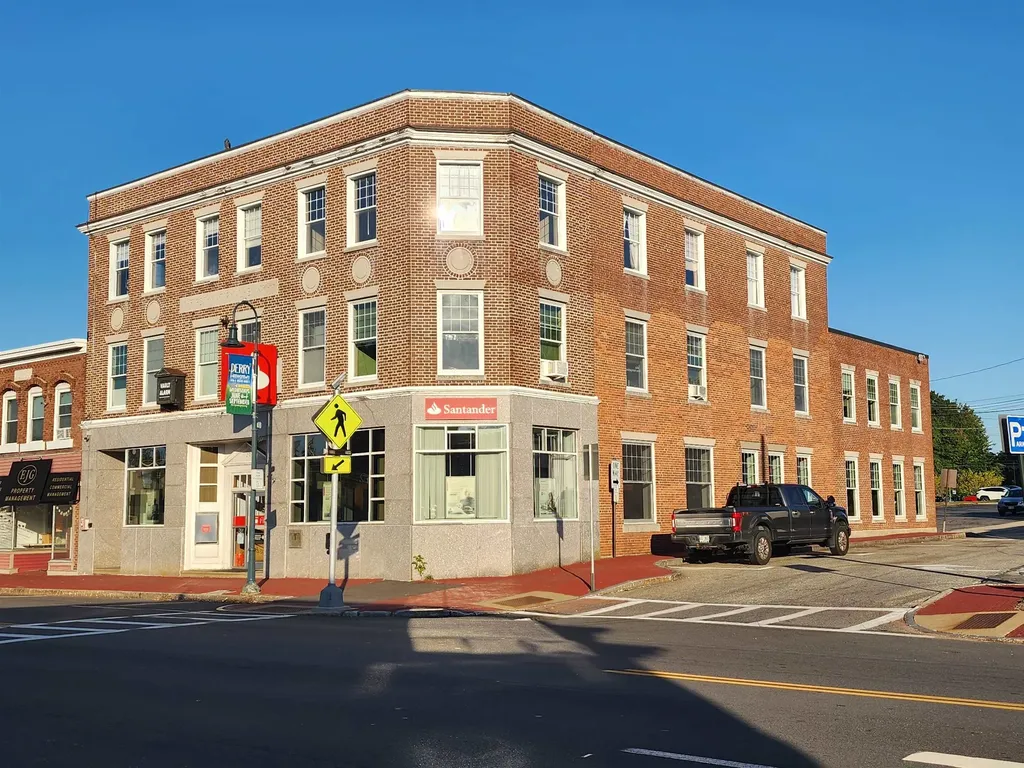 20 East Broadway Street Derry NH 03038