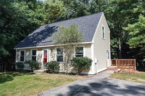 10 Whittaker Circle Concord NH 03303