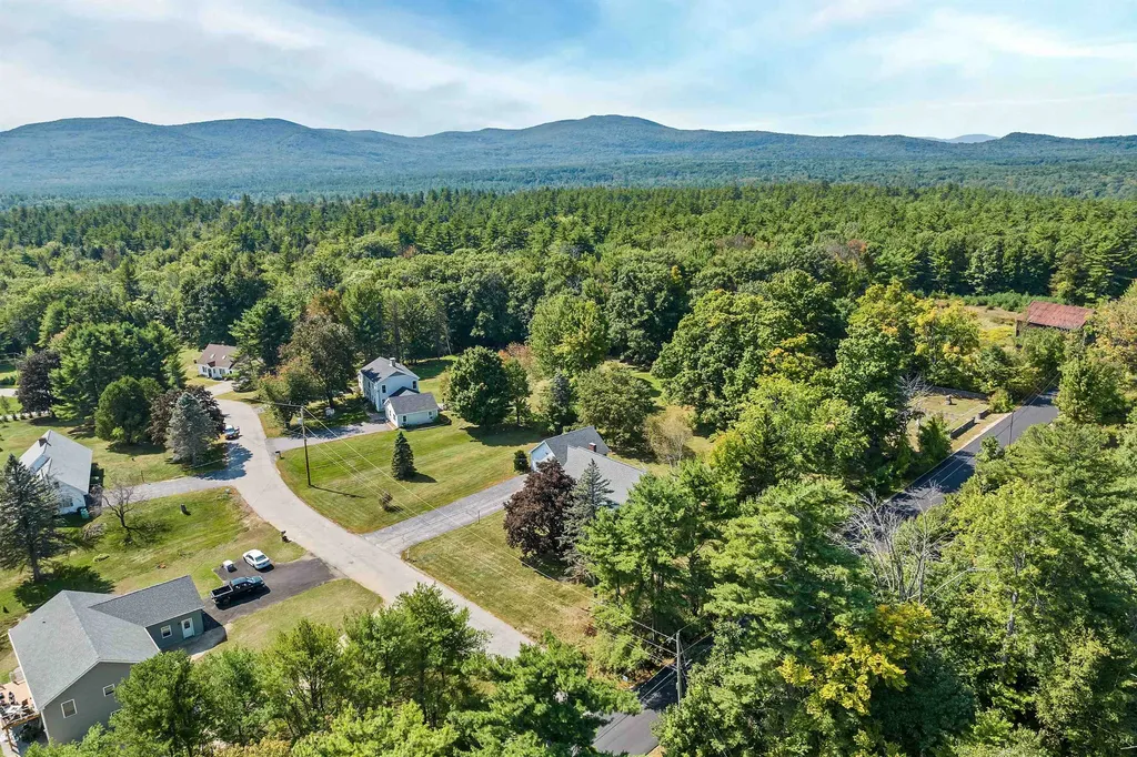 10 Hilltop Drive Wakefield NH 03872