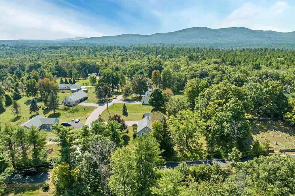 10 Hilltop Drive Wakefield NH 03872