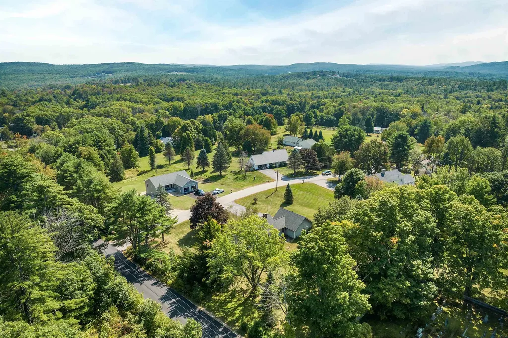 10 Hilltop Drive Wakefield NH 03872