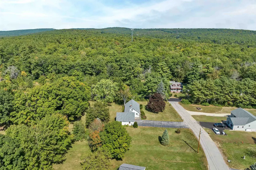 10 Hilltop Drive Wakefield NH 03872