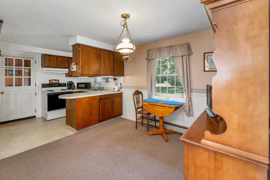 10 Hilltop Drive Wakefield NH 03872